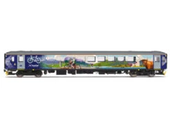 Hornby R30011 Dieseltriebwagen Class 153 153377 ScotRail Spur 00