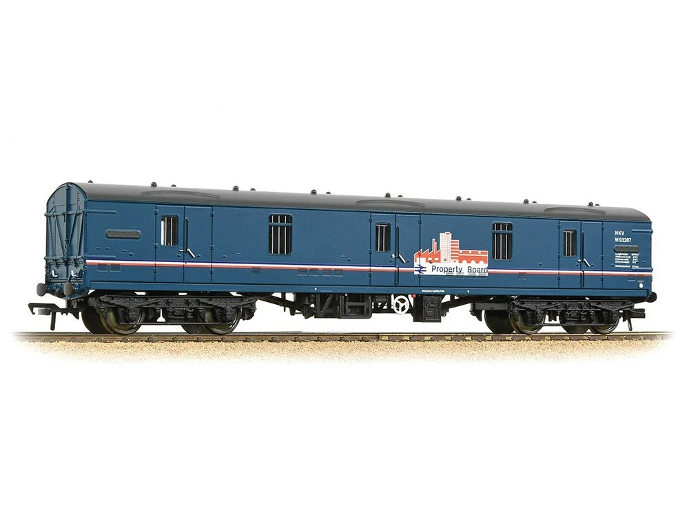 Bachmann-39-277A Gepäckwagen Mk1 GUV General Utility Van BR Property Board 00