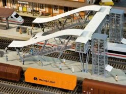 Faller 120110 H0 Bahnsteigbrücke Neustadt Weinstraße